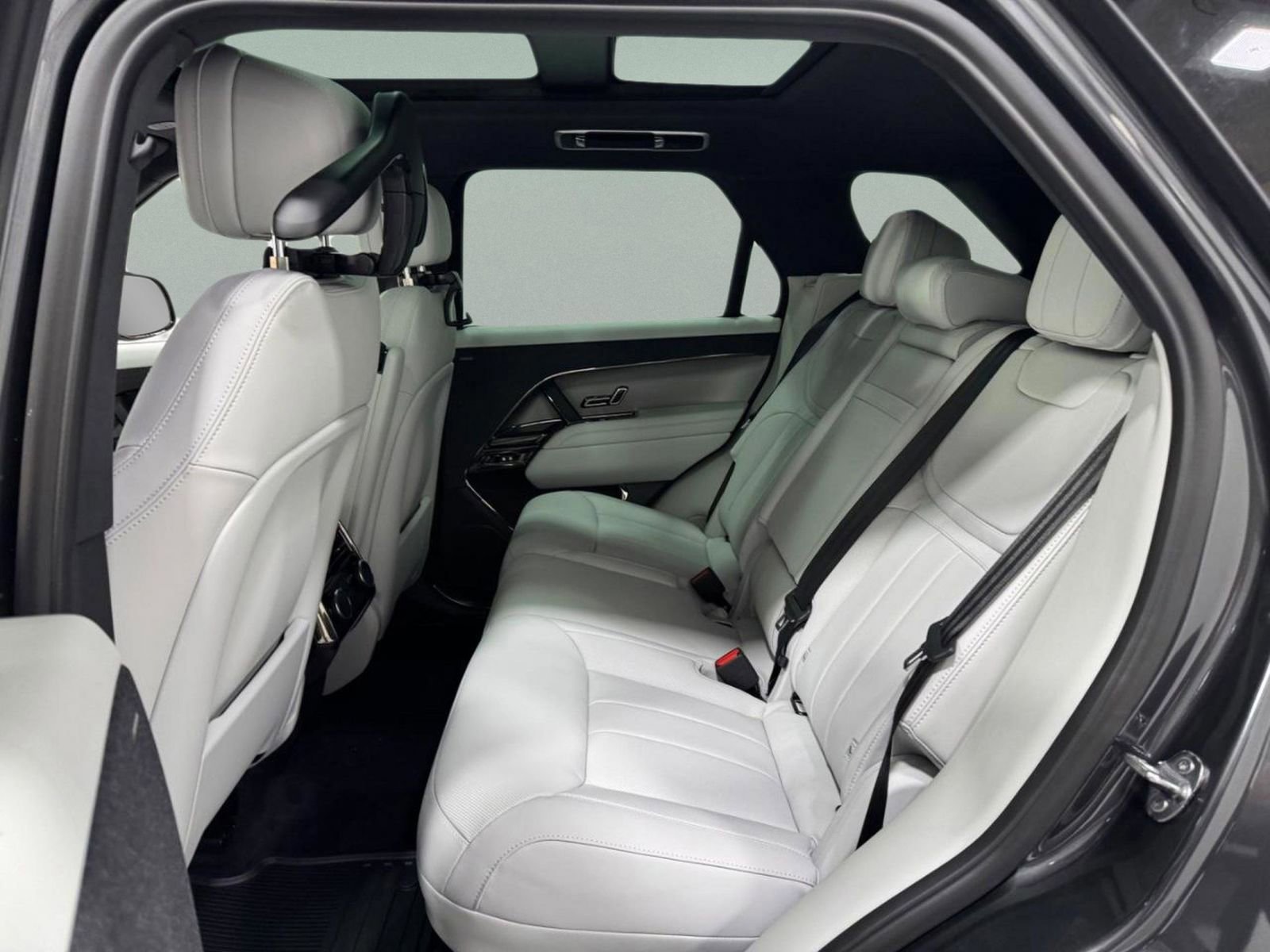 New 2026 Land Rover Range Rover Sport SE image 8