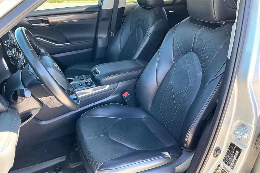 Used 2023 Toyota Highlander Platinum AWD/4WD image 23