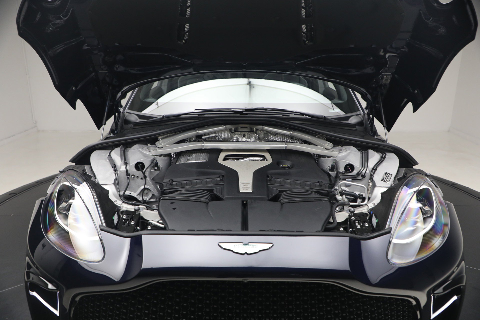 New 2026 Aston Martin DBX S image 38