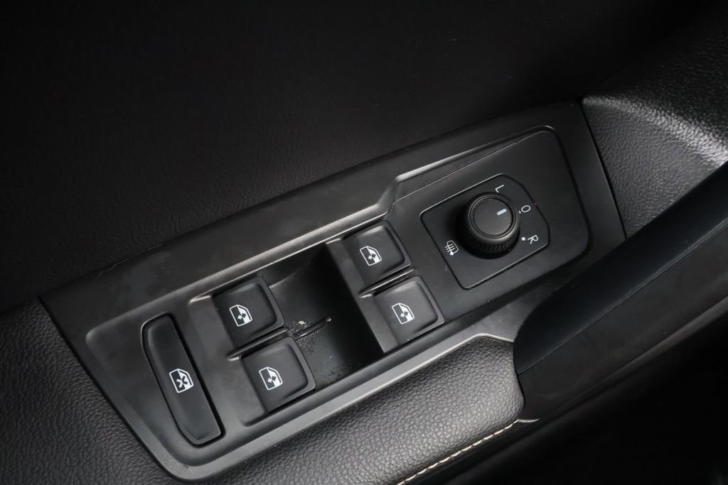 Used 2022 Volkswagen Tiguan S image 34