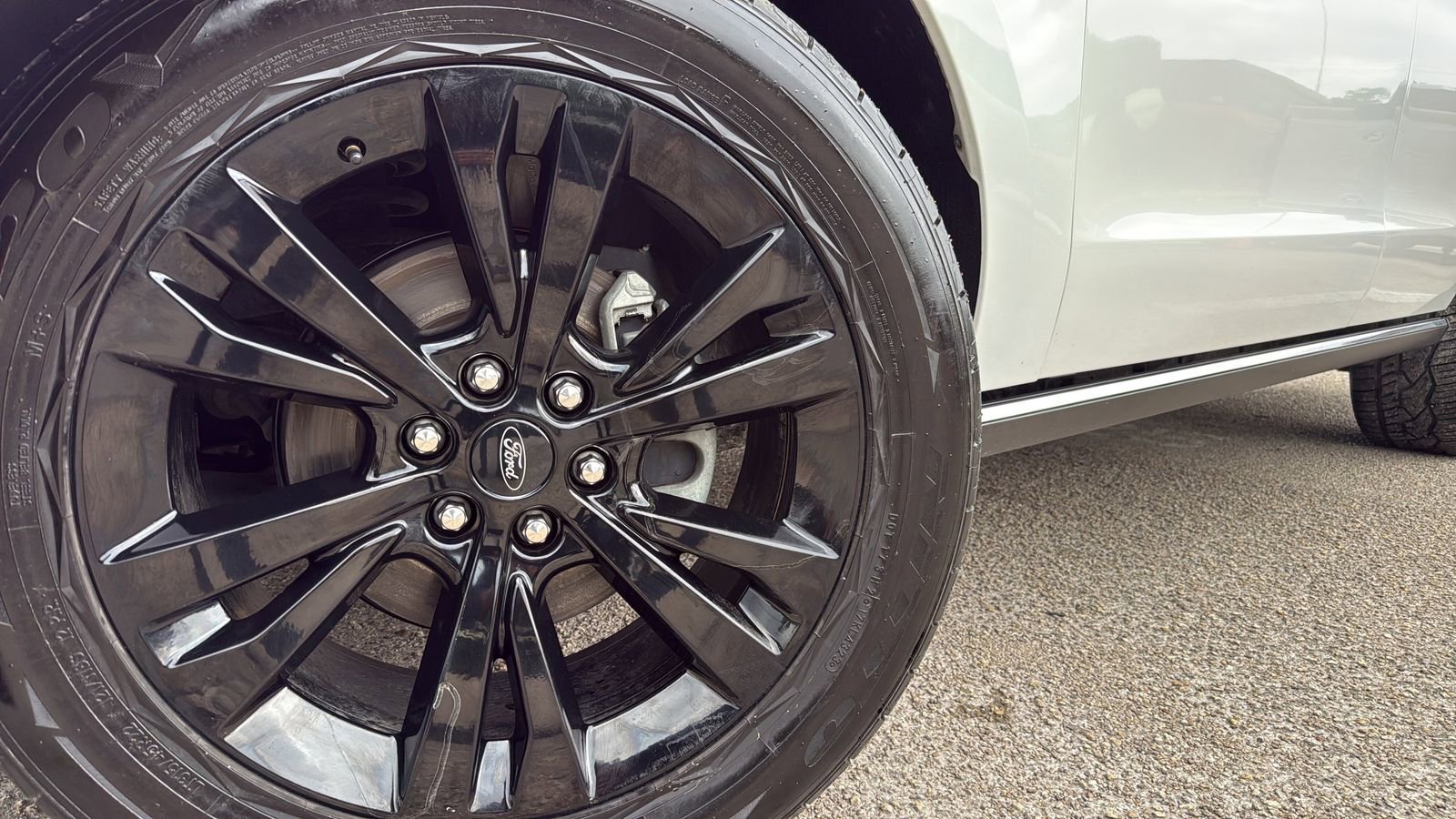 Certified 2021 Ford Expedition Limited RWD image 28