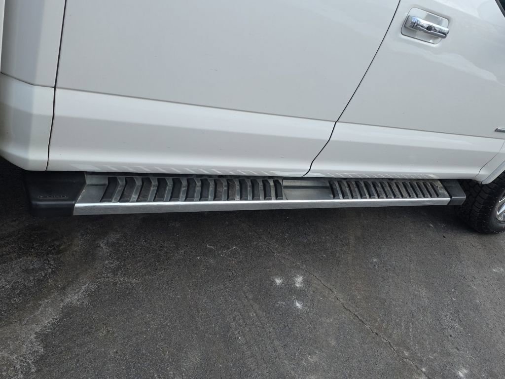 Used 2017 Ford F150 Lariat image 13
