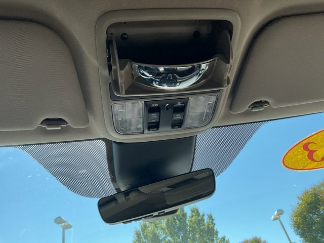 Used 2023 Honda Odyssey Elite image 34