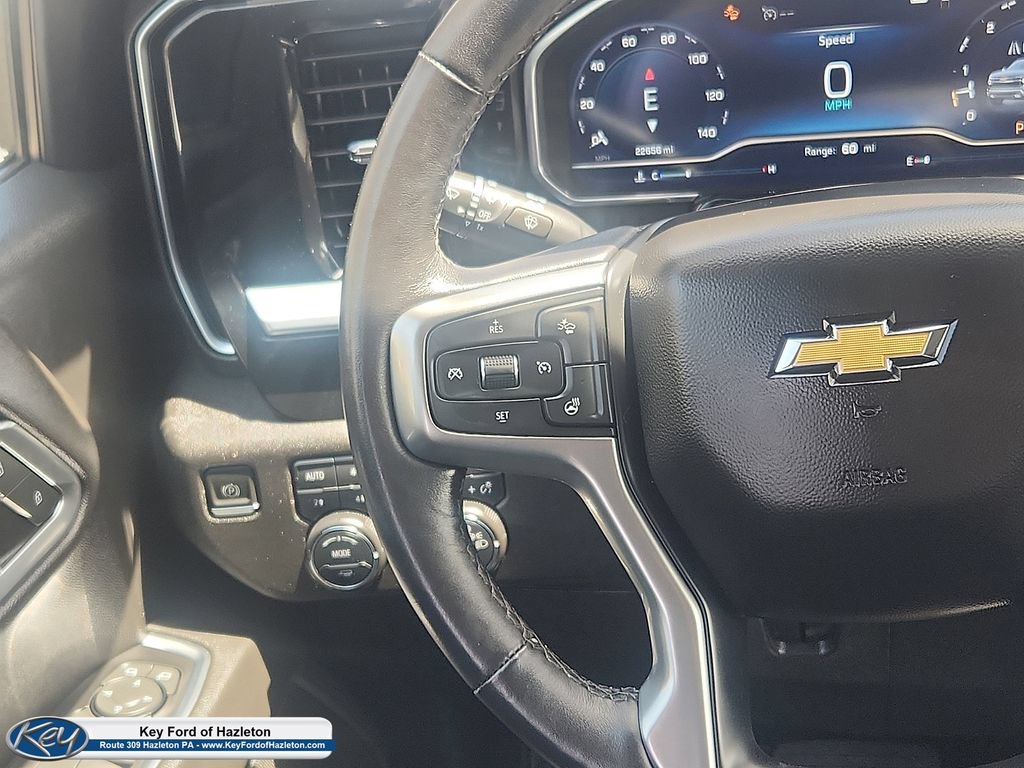 Used 2022 Chevrolet Silverado 1500 LT w/ Z71 Off-Road Package AWD/4WD image 16