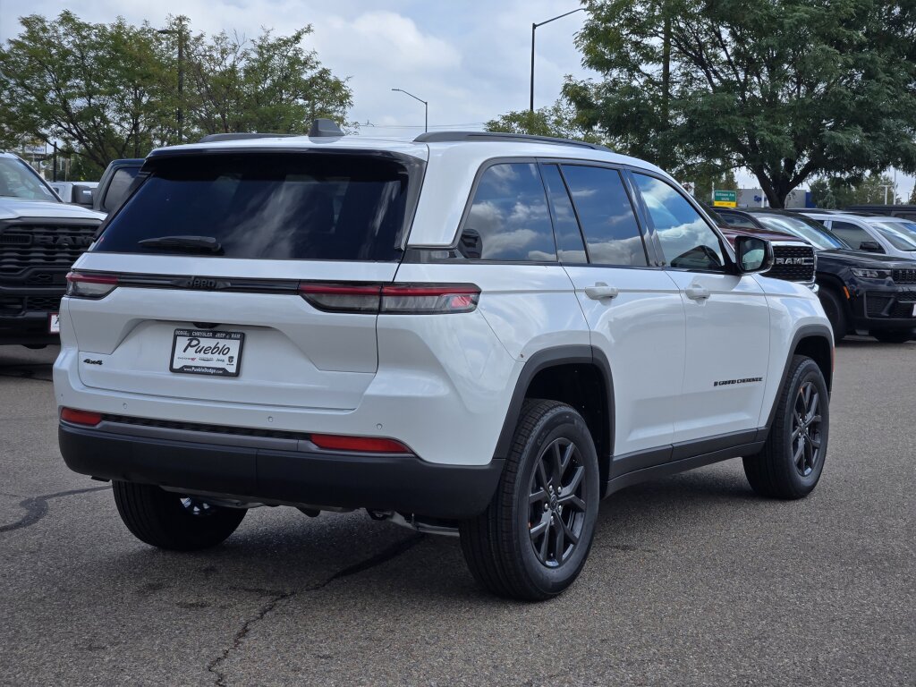 New 2027 Jeep Grand Cherokee Altitude AWD/4WD image 3