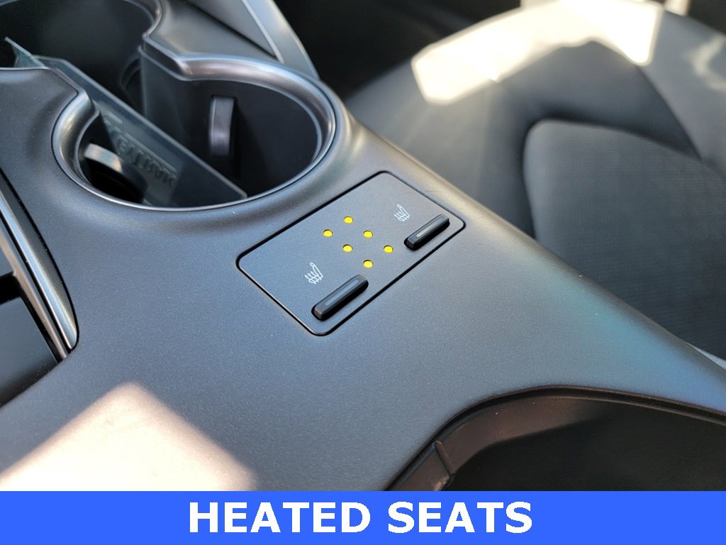 Used 2023 Toyota Camry XSE image 4