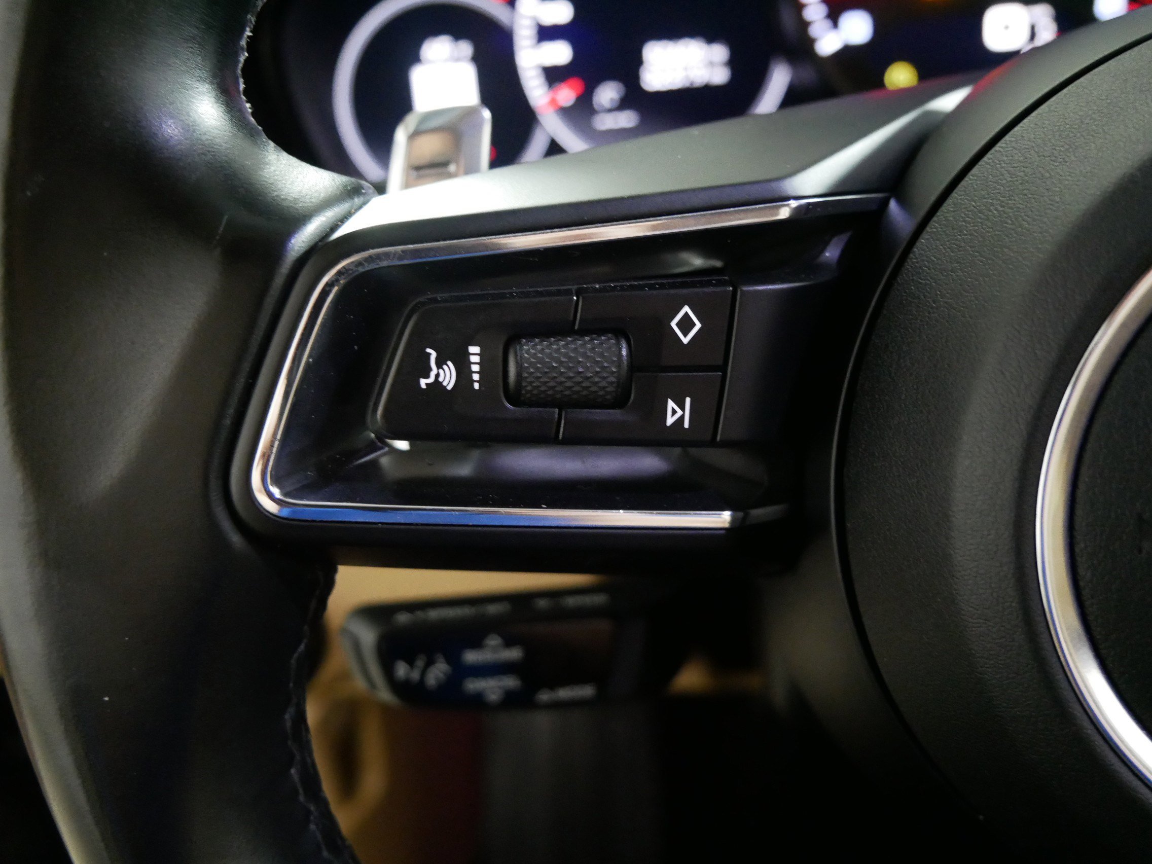 Used 2022 Porsche Panamera 4 image 27