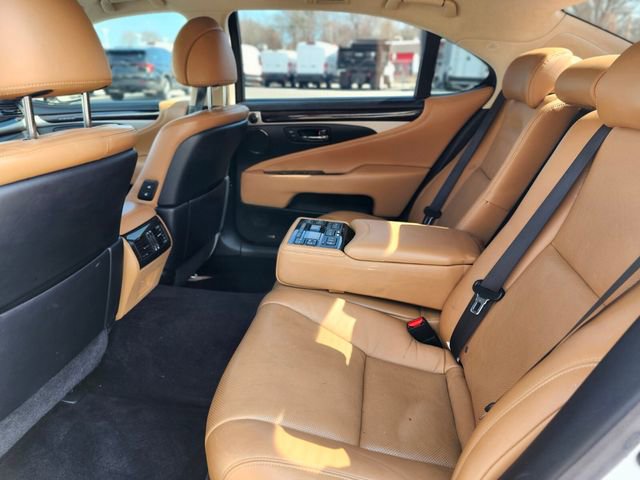 Used 2016 Lexus LS 460 L w/ Ultra Luxury Package image 16