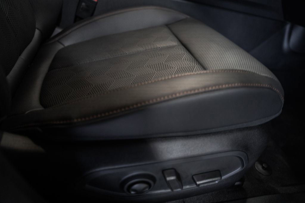 New 2026 Jeep Cherokee Overland w/ Advanced Pro Tech Group image 36