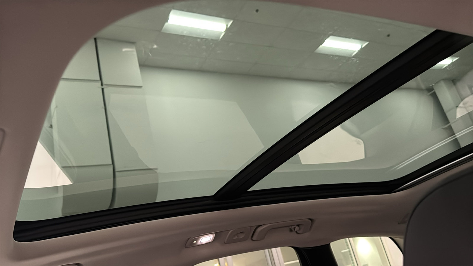 New 2027 Volvo XC60 B5 Plus AWD/4WD image 25