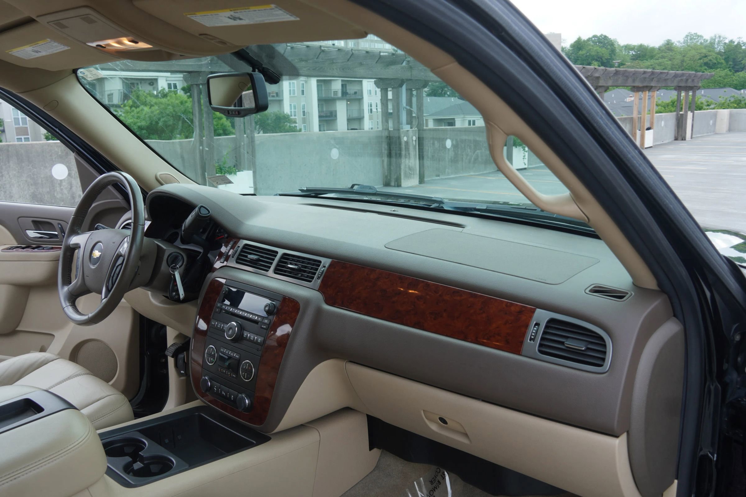 Used 2014 Chevrolet Tahoe LT image 13