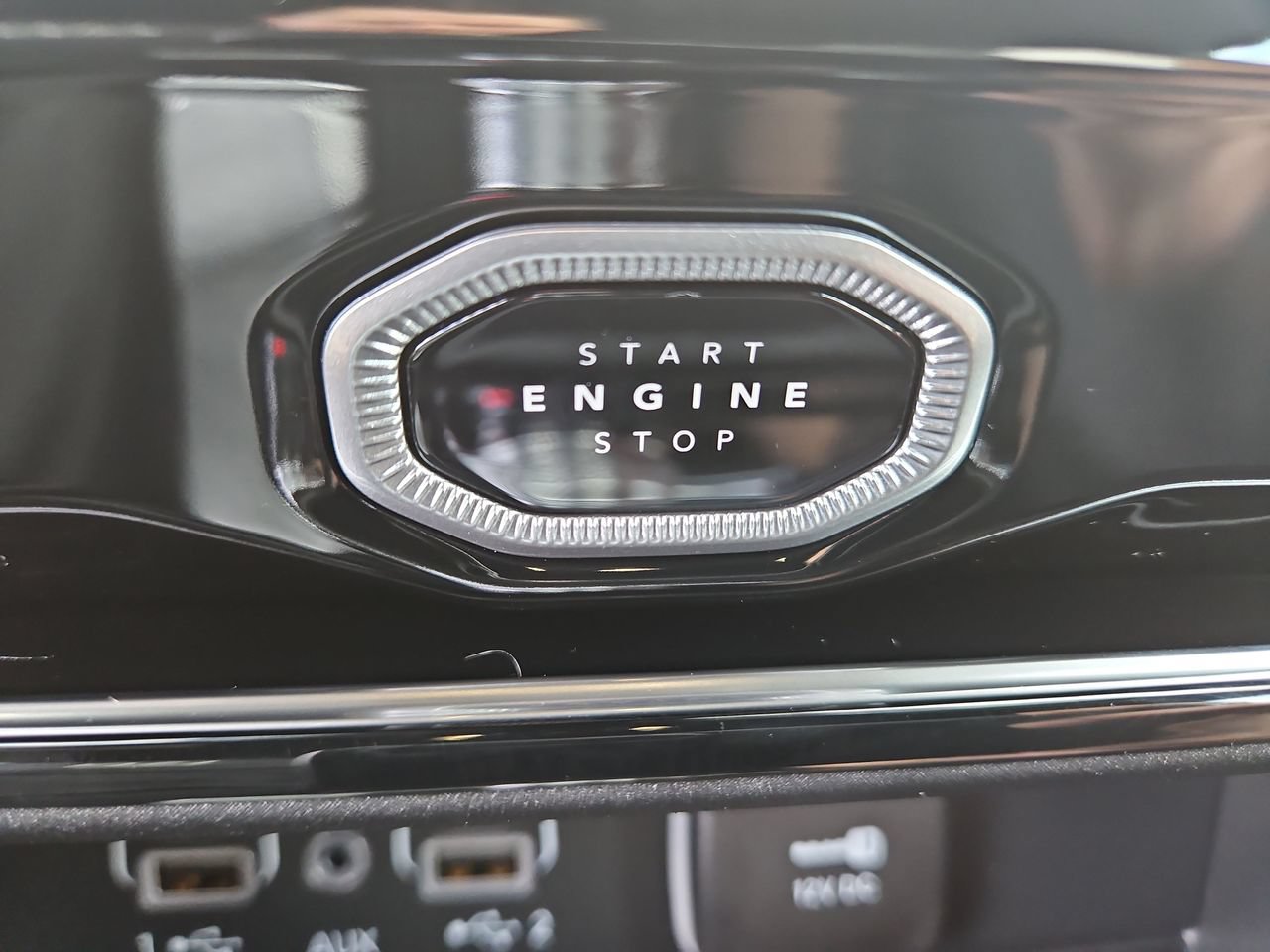 New 2026 Jeep Grand Cherokee Altitude AWD/4WD image 24