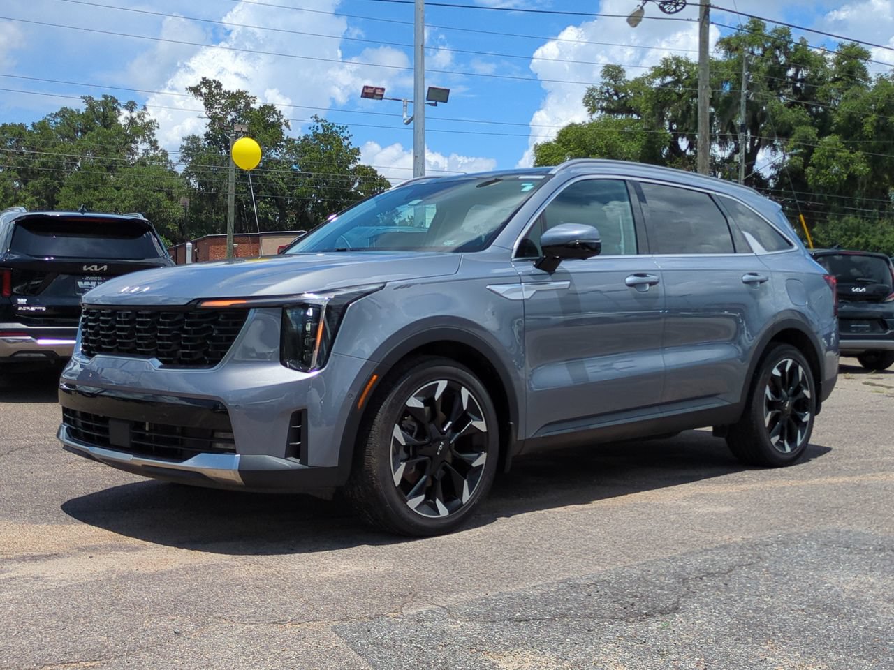 Certified 2025 Kia Sorento SX FWD image 2