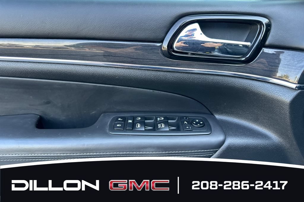 Used 2020 Jeep Grand Cherokee Overland AWD/4WD image 11