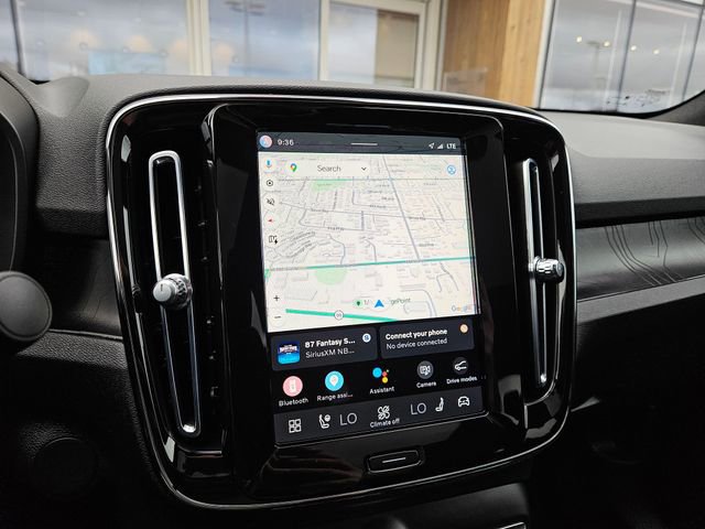 Used 2023 Volvo C40 P8 Recharge Ultimate image 22