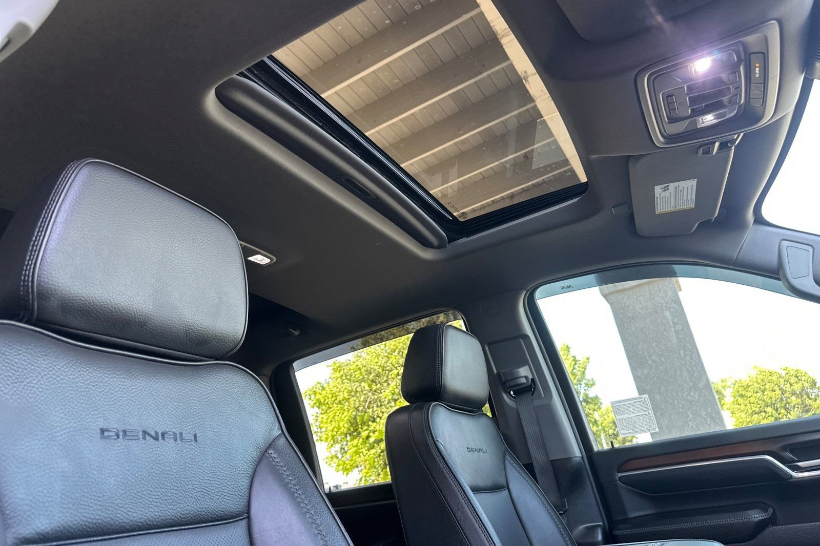 Used 2025 GMC Sierra 2500 Denali w/ Max Trailering Package image 16