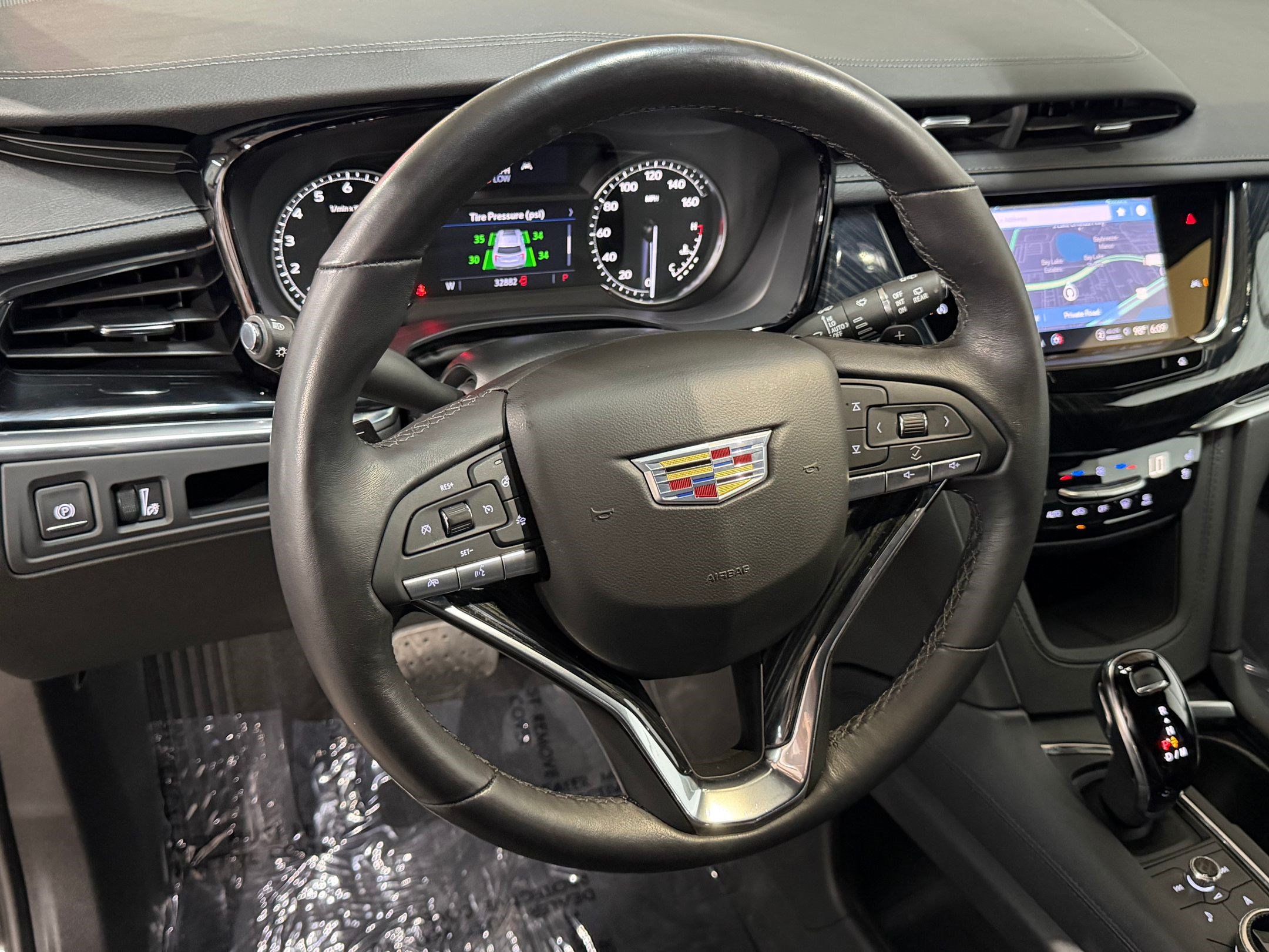 Used 2024 Cadillac XT6 Premium Luxury FWD image 4