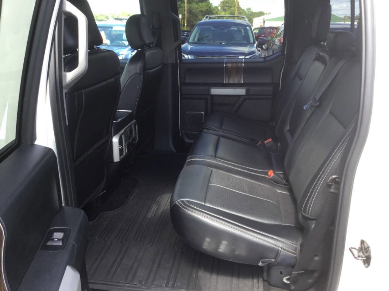 Used 2019 Ford F150 Lariat w/ Equipment Group 502A Luxury image 4