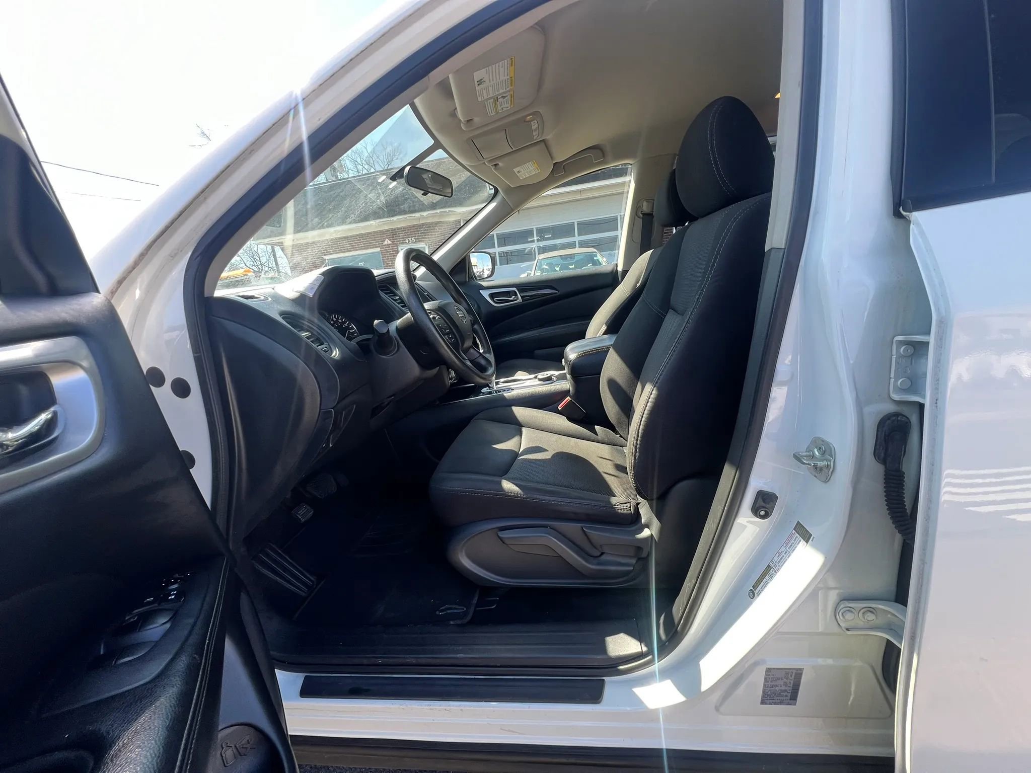 Used 2019 Nissan Pathfinder S image 26