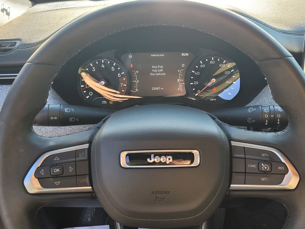 Used 2023 Jeep Compass Latitude w/ Sun and Sound Group AWD/4WD image 26