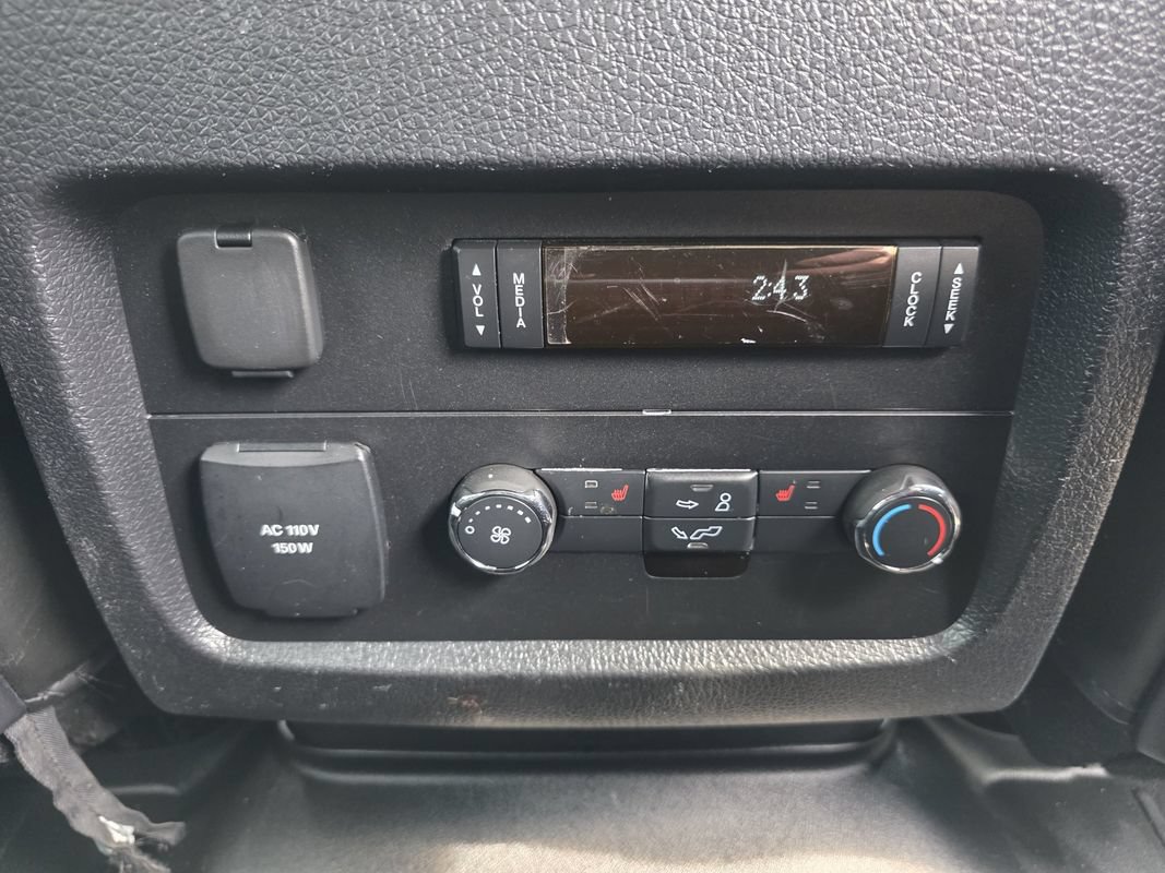 Used 2017 Lincoln Navigator L Select AWD/4WD image 27