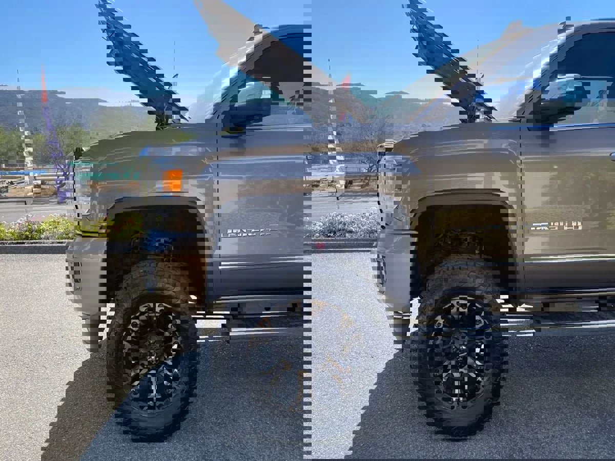 Used 2015 GMC Sierra 2500 Denali w/ Duramax Plus Package image 35