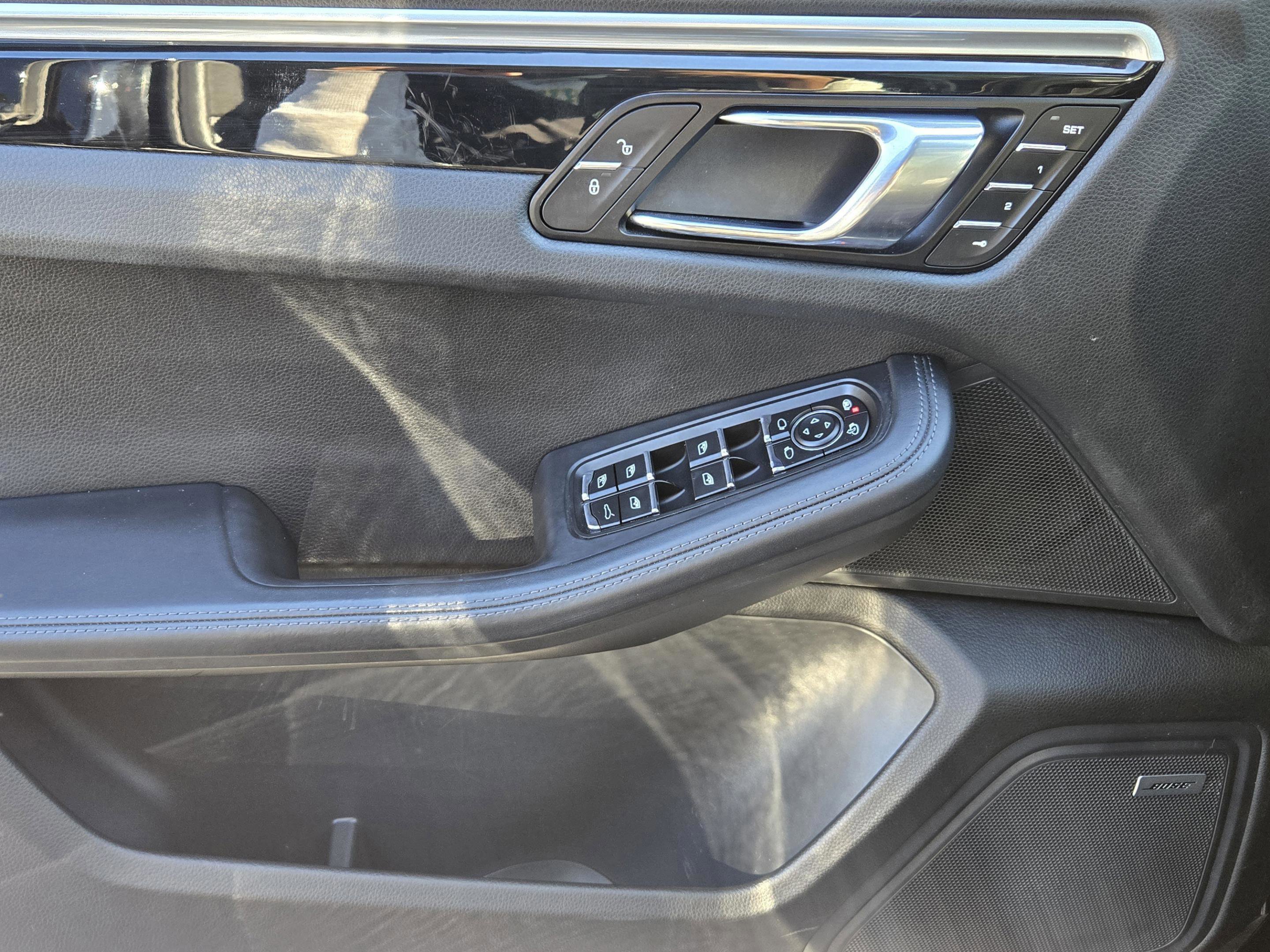 Used 2018 Porsche Macan Turbo image 24