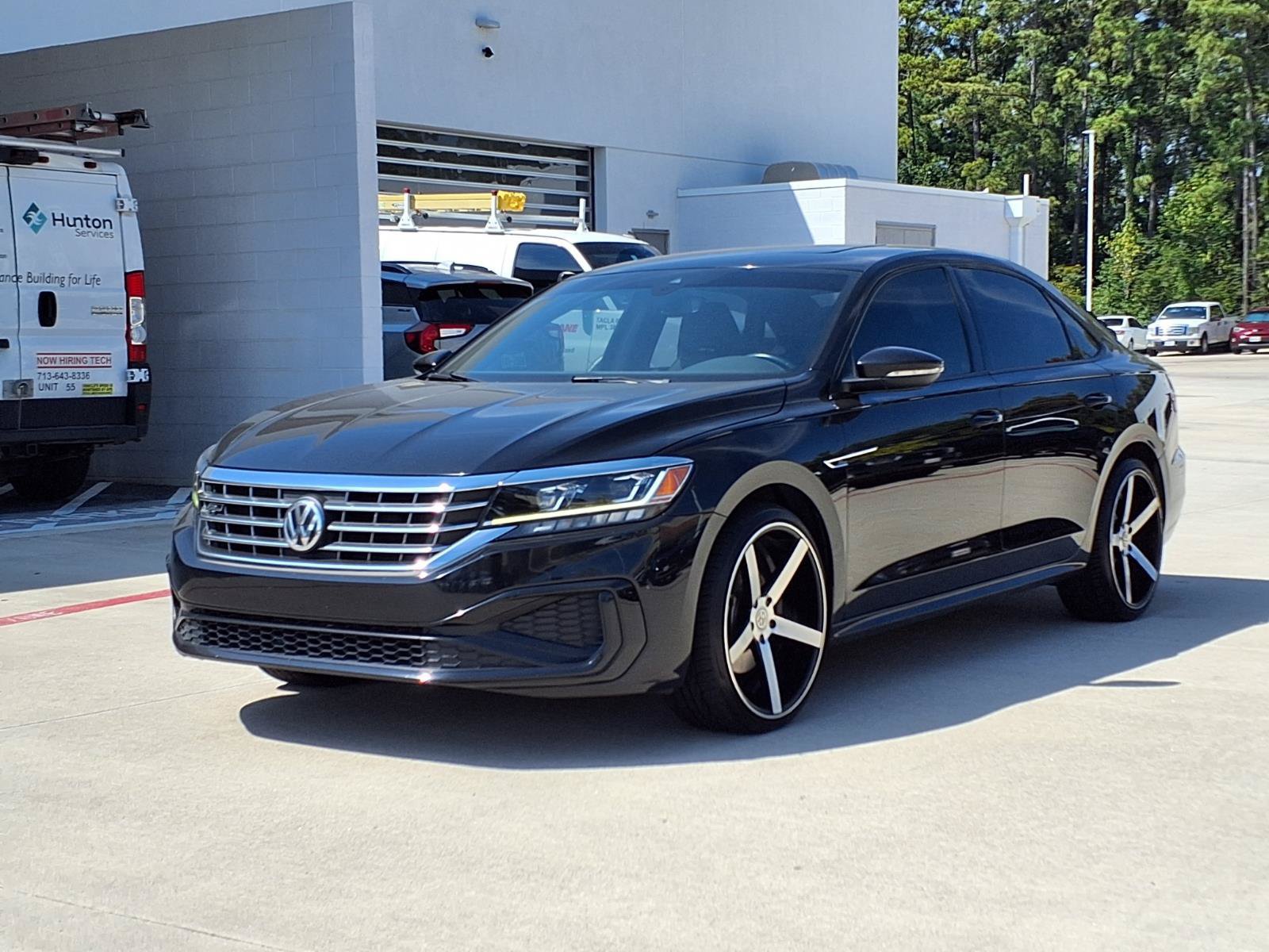 Used 2021 Volkswagen Passat 2.0T R-Line FWD image 2