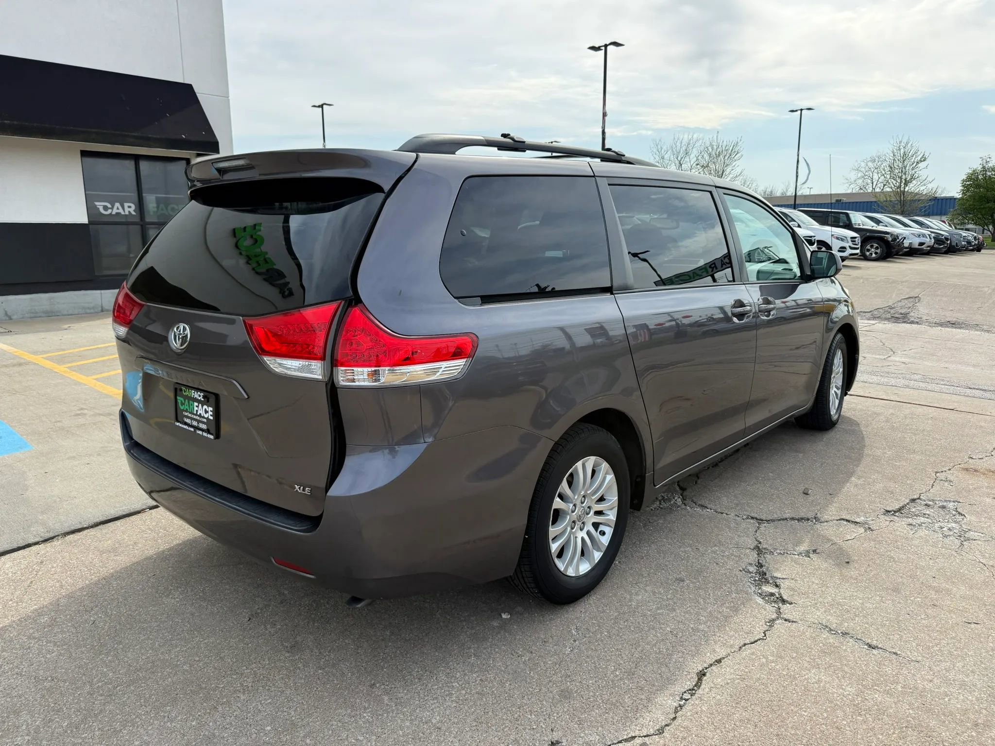Used 2012 Toyota Sienna XLE FWD image 15