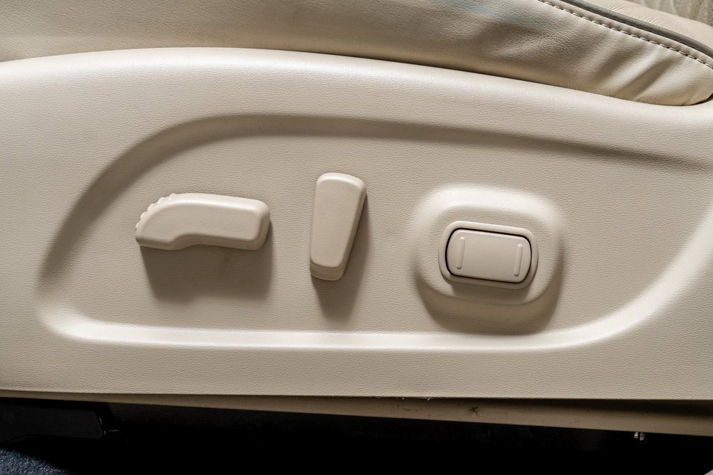 Used 2019 Nissan Murano Platinum w/ Cargo Package image 24