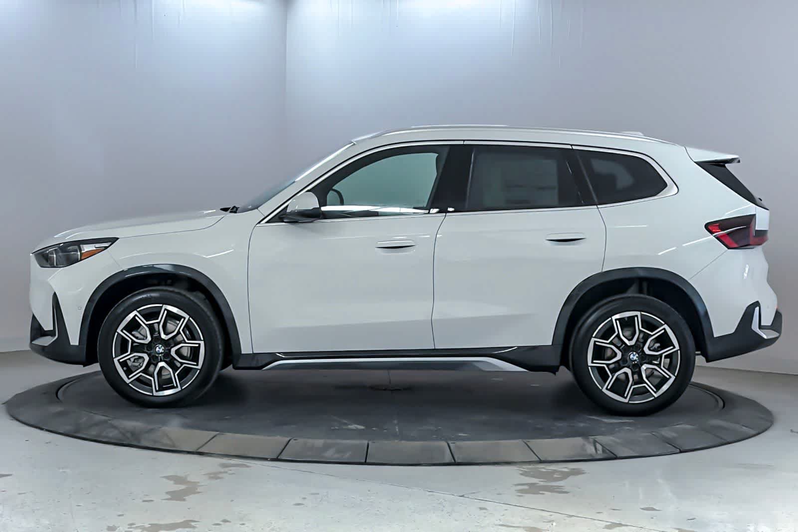 New 2026 BMW X1 xDrive28i w/ Convenience Package AWD/4WD image 5