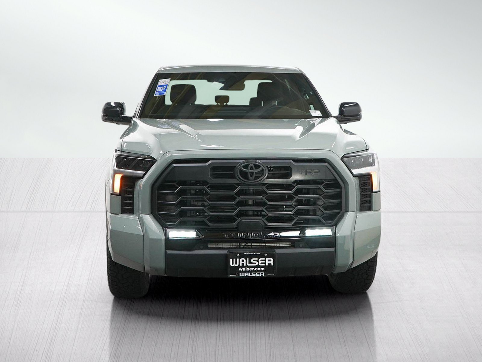Used 2025 Toyota Tundra Limited AWD/4WD image 8
