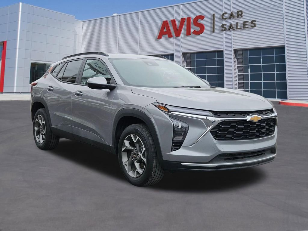 Used 2025 Chevrolet Trax LT w/ LT Convenience Package FWD image 9