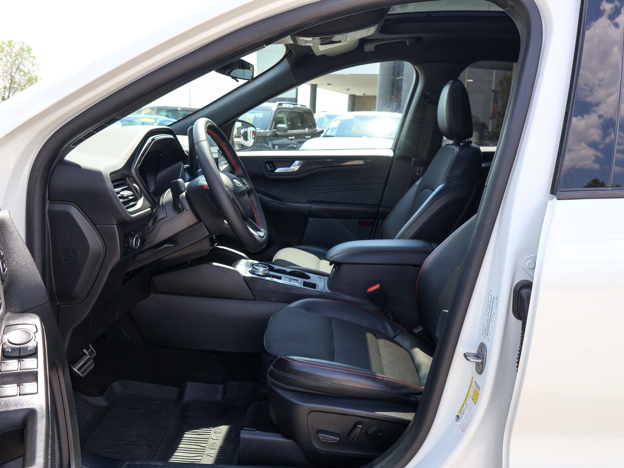 Used 2024 Ford Escape ST-Line Select w/ Tech Pack #2 AWD/4WD image 11