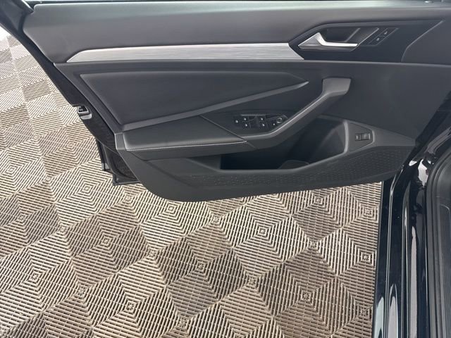Used 2025 Volkswagen Jetta Sport image 23