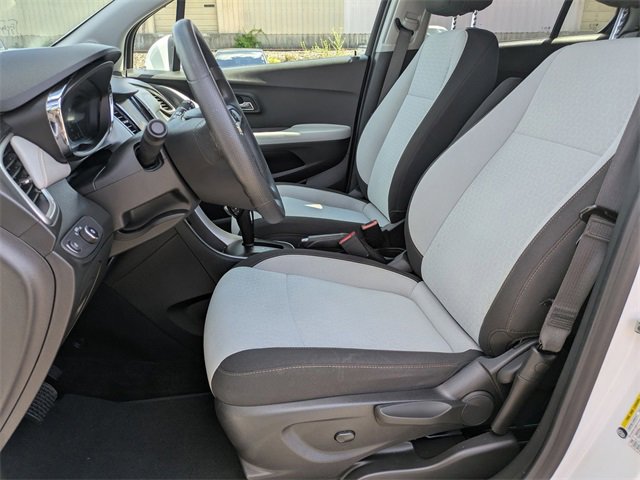 Used 2022 Chevrolet Trax LS w/ Tint and Cruise Package image 7