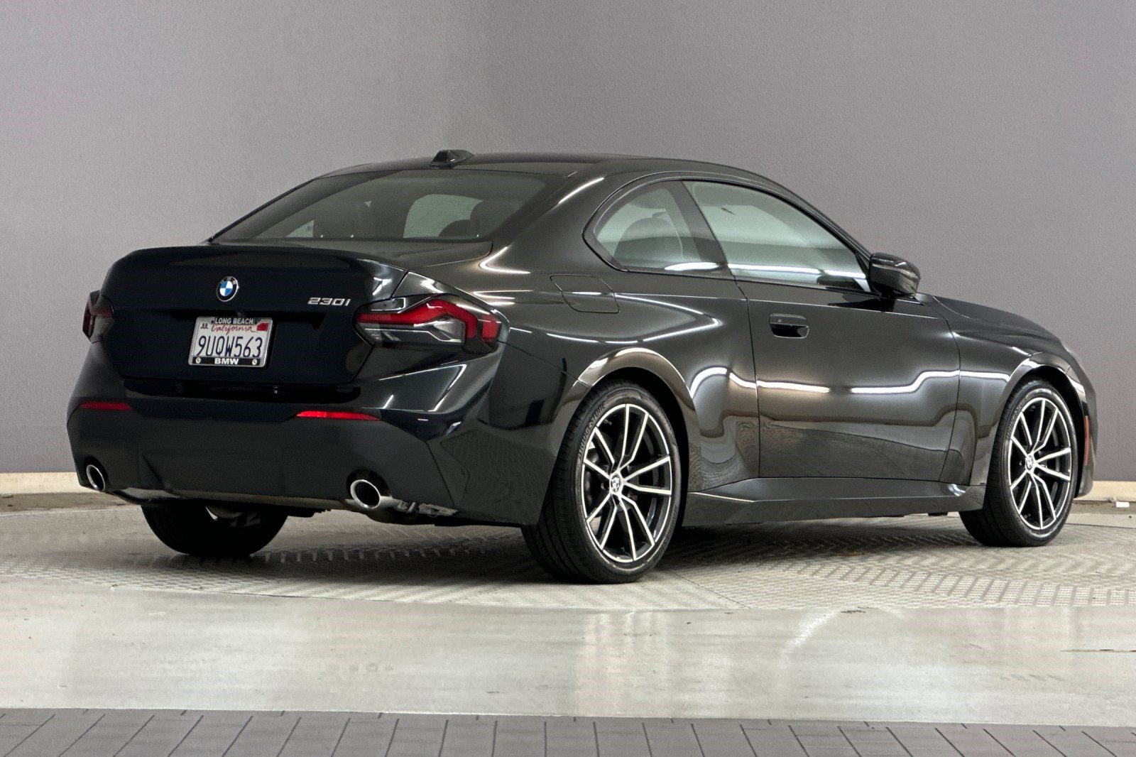 Used 2025 BMW 230i Coupe w/ Convenience Package RWD image 8