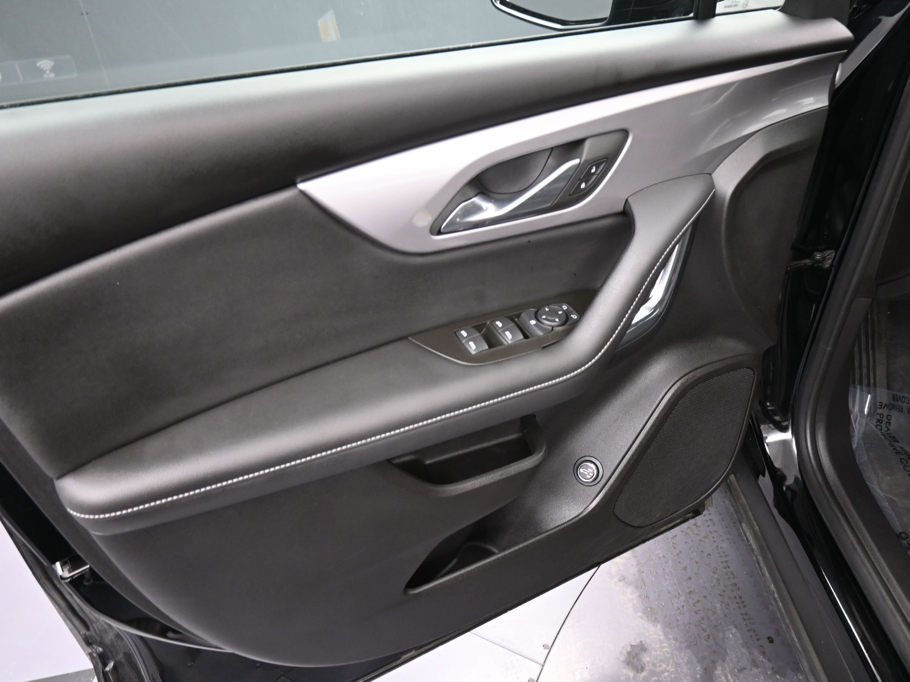 Certified 2024 Chevrolet Blazer LT w/ Convenience Package image 13