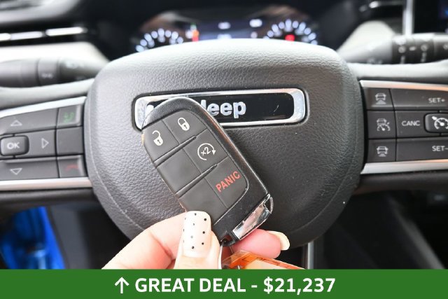 Used 2025 Jeep Compass Limited AWD/4WD image 37