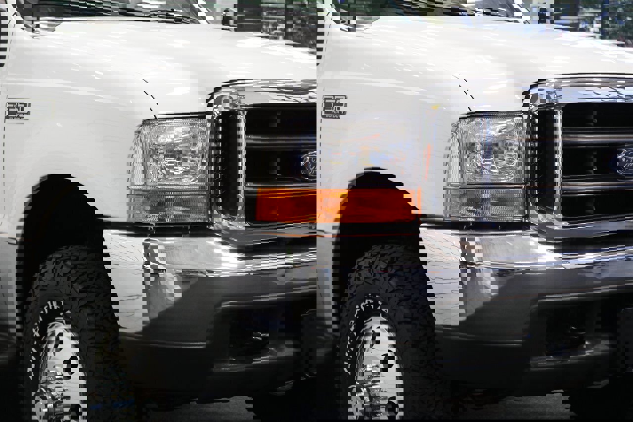 Used 2000 Ford F350 XLT image 11