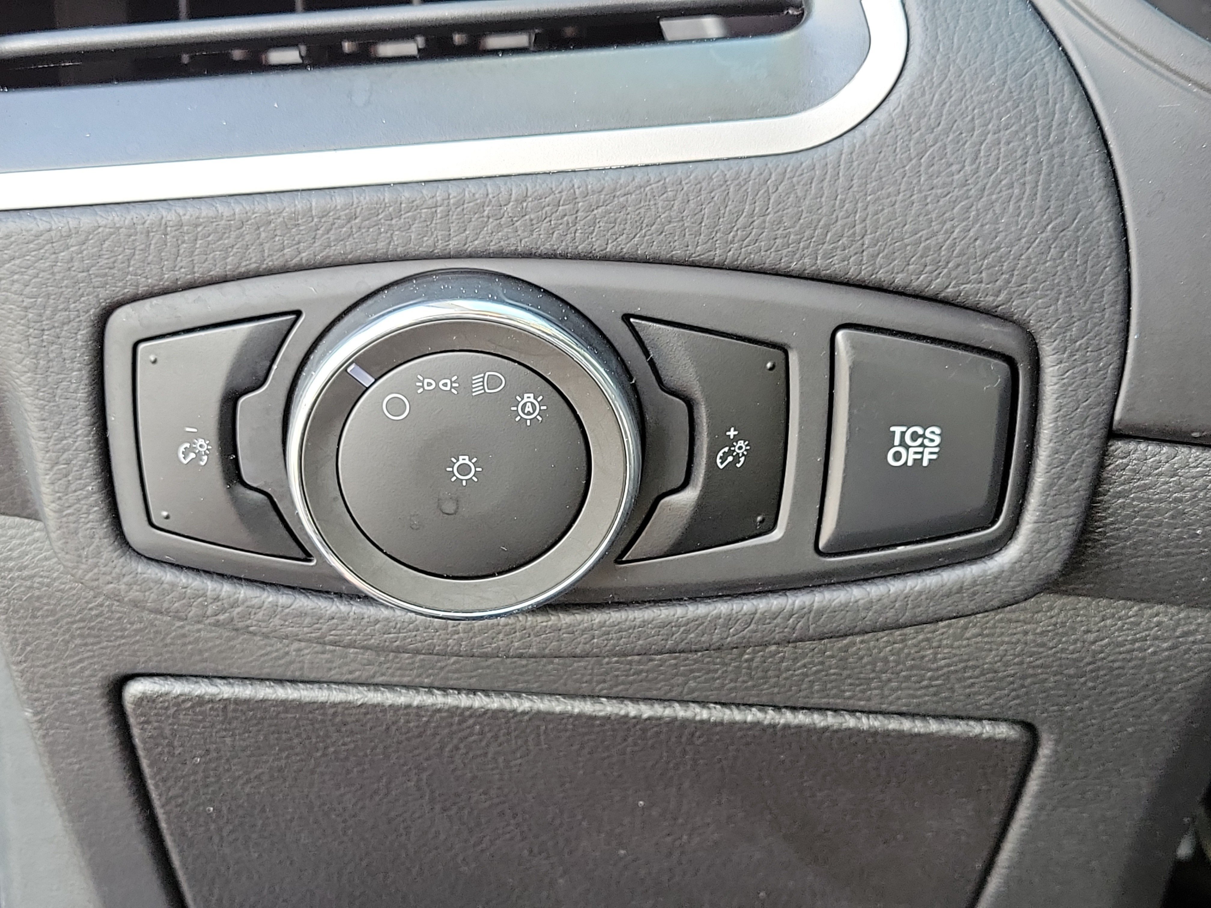 Used 2024 Ford Edge SEL AWD/4WD image 17