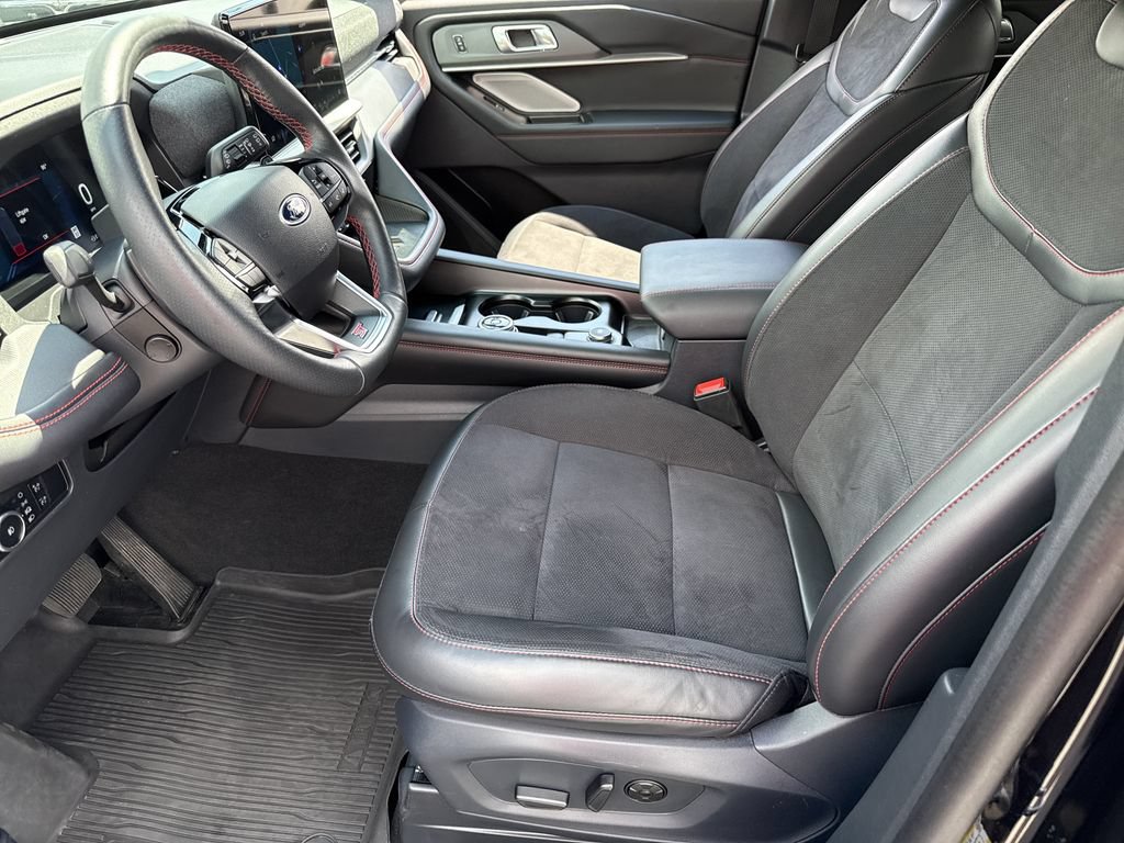 Used 2025 Ford Explorer ST AWD/4WD image 9