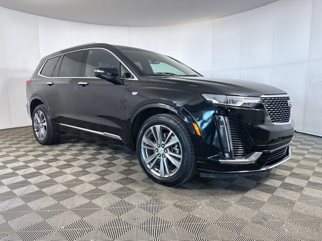 Used 2022 Cadillac XT6 Premium Luxury w/ Technology Package image 2