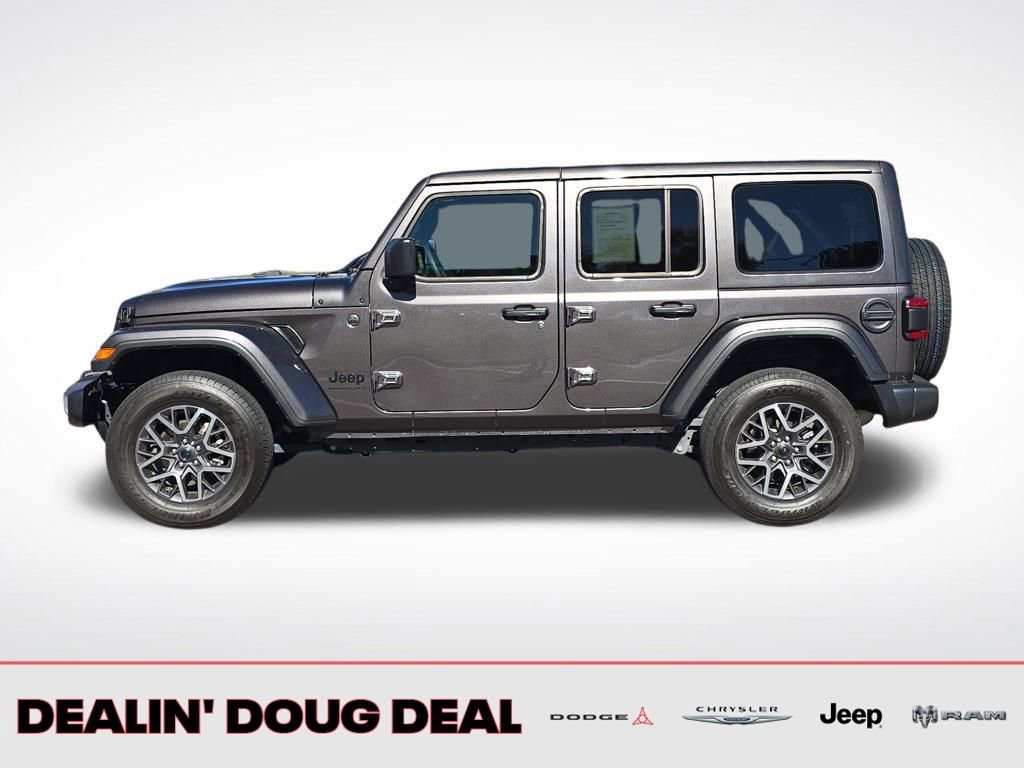 Used 2025 Jeep Wrangler Sahara image 3