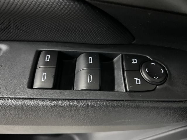 Certified 2025 Chevrolet Equinox EV LT FWD image 22