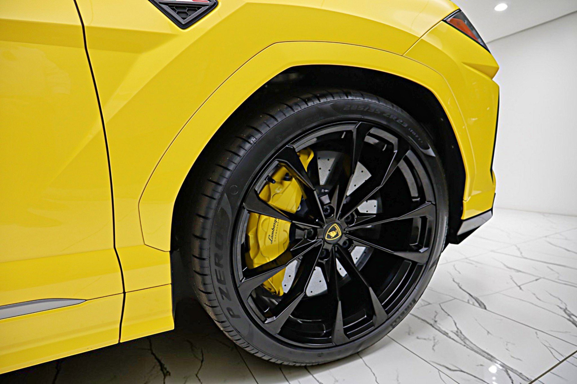 Used 2022 Lamborghini Urus image 16