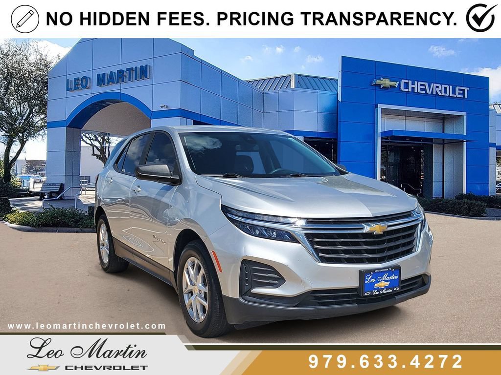 Used 2022 Chevrolet Equinox LS w/ LS Convenience Package FWD image 2