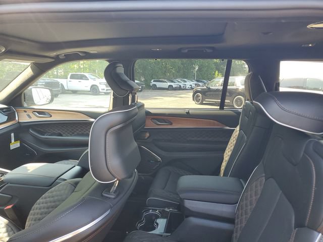 New 2026 Jeep Grand Cherokee L Summit w/ Obsidian Package AWD/4WD image 10