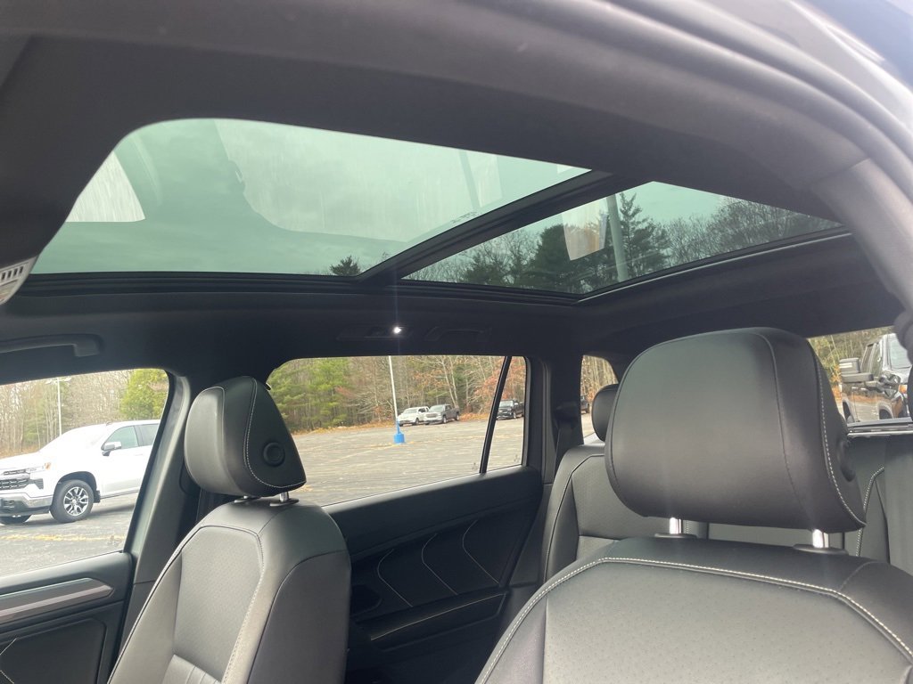 Used 2022 Volkswagen Tiguan SE R-Line image 31