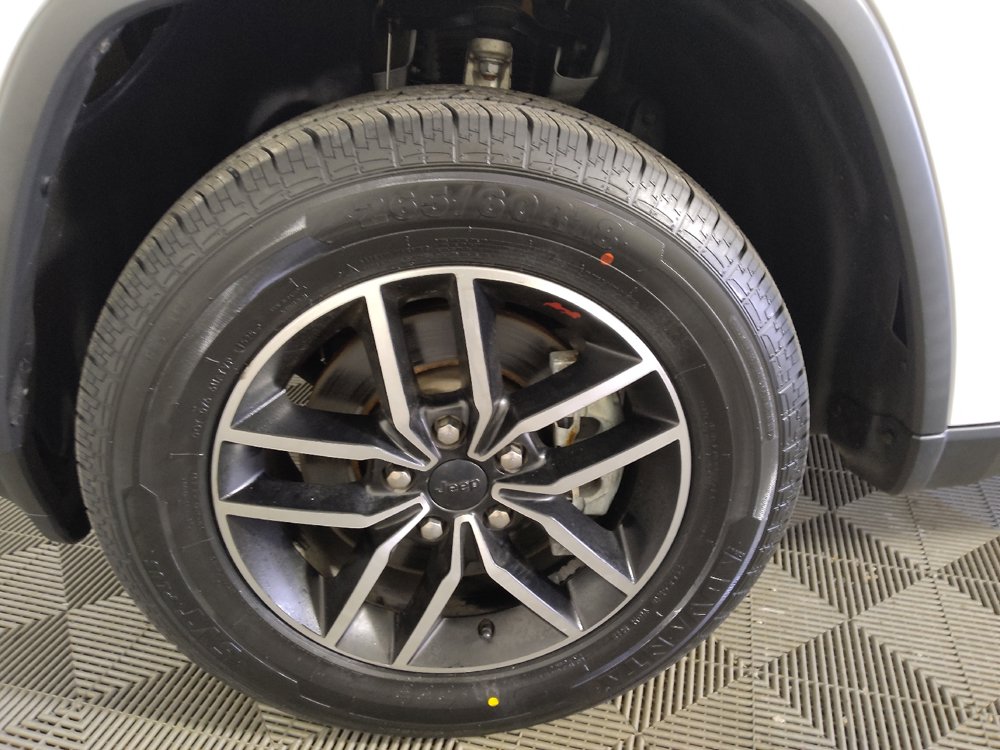 Used 2021 Jeep Grand Cherokee Trailhawk AWD/4WD image 31